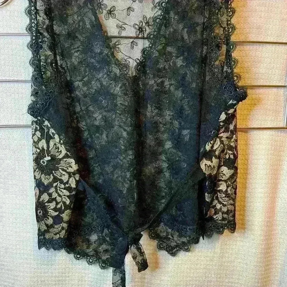 Karen Kane sheer vest. - Picture 6 of 6